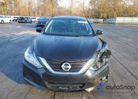 2016 Nissan Altima 2.5 z USA, uszkodzony, nr VIN 1N4AL3AP7GC269930